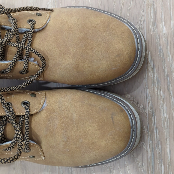 Hiking Style Boots - Picture 6 of 6